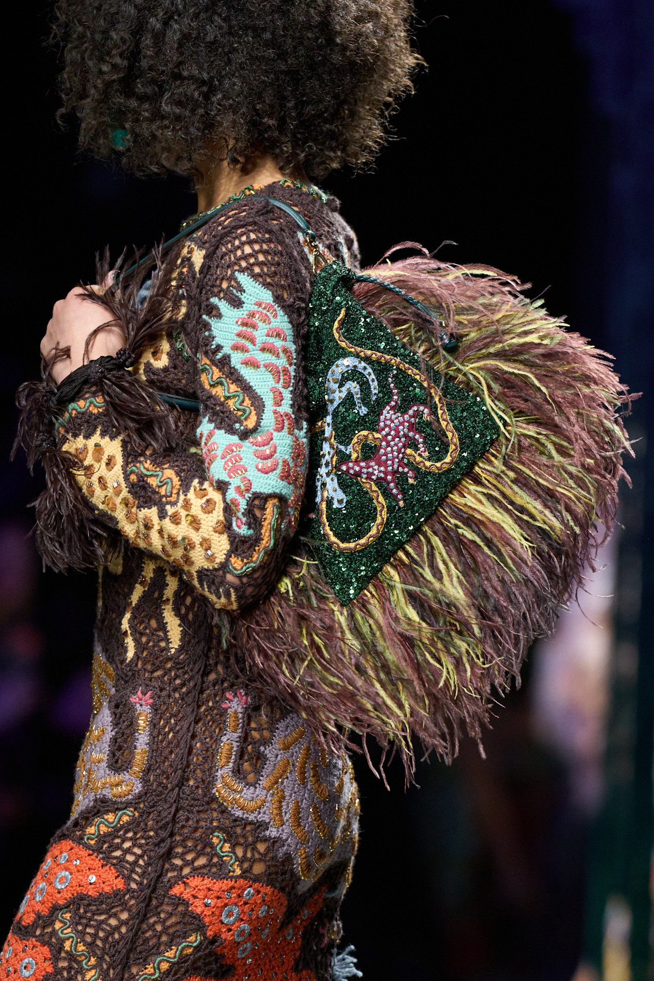 Декоративная сумка Etro с вышивкой и длинной бахромой