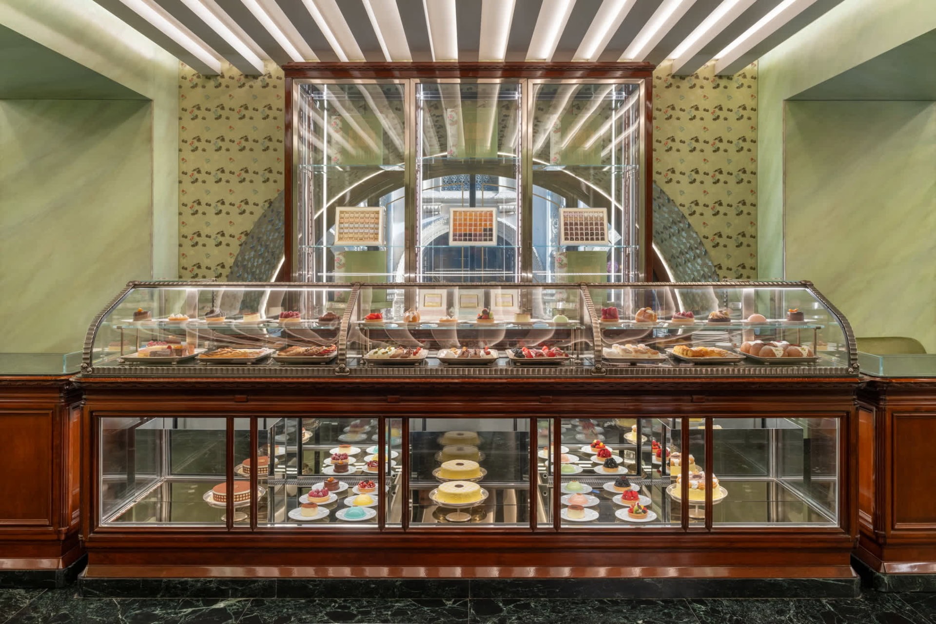 Кондитерская Marchesi 1824 в комплексе Prada Galleria