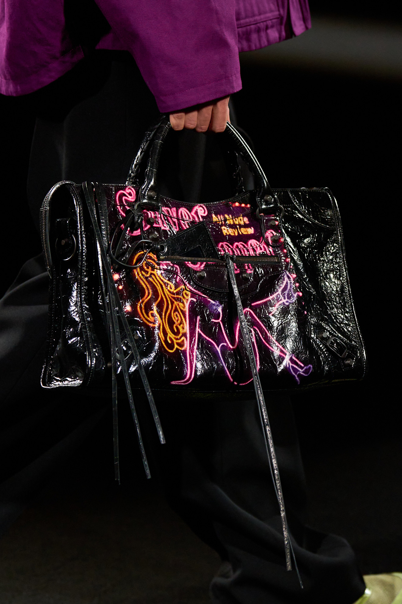 Чёрная сумка Balenciaga Rodeo с разноцветным рисунком